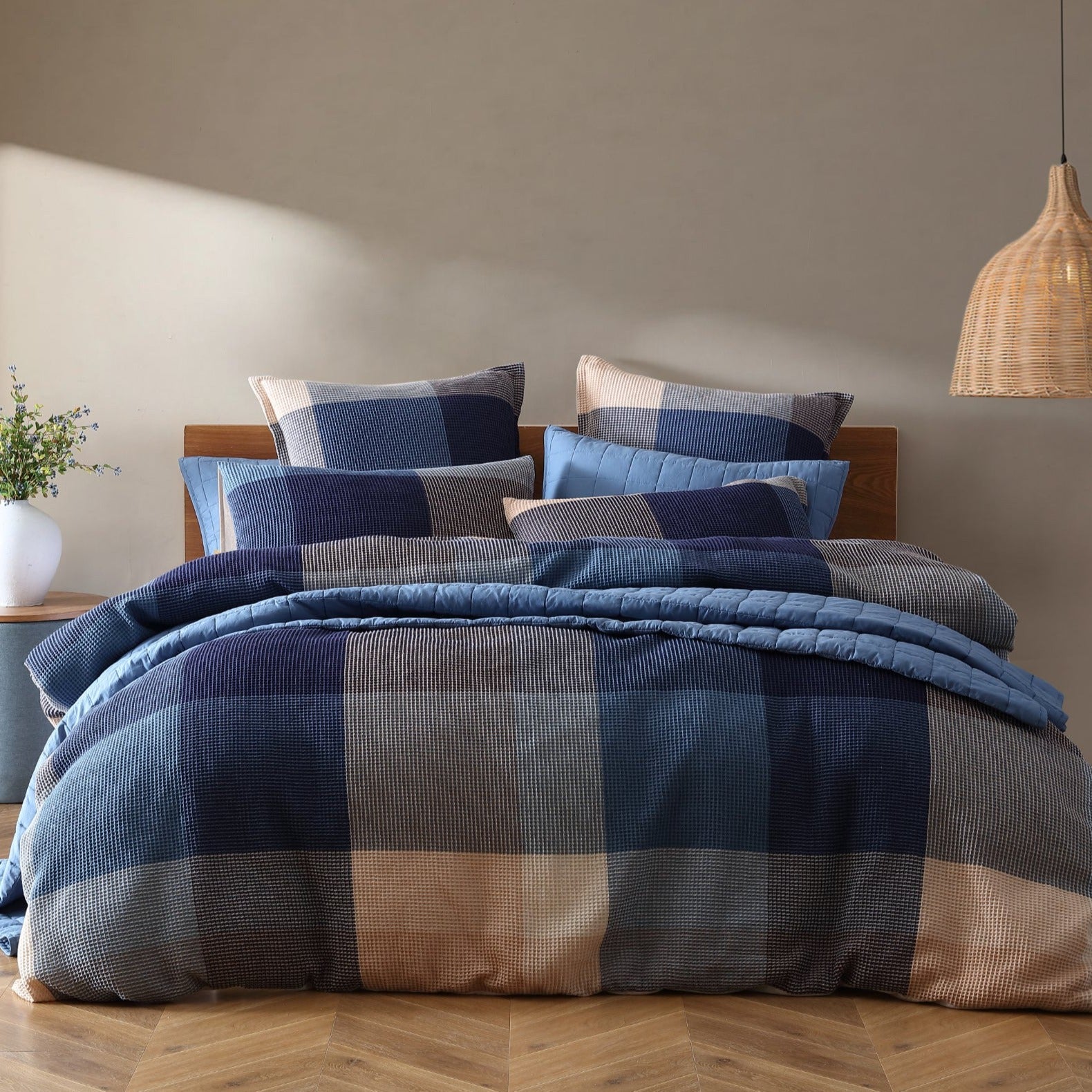 Sadie Navy Quilt Cover Set By Logan And Mason Platinum Planet Linen