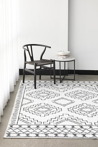 Kindred Leeroy Rug (White) by Rug Culture