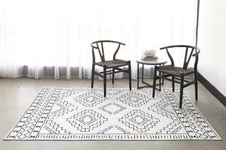 Kindred Leeroy Rug (White) by Rug Culture