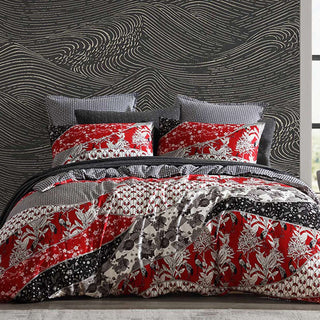 Maru Quilt Cover Set by Logan and Mason
