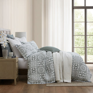 Mayfair Cilantro Quilt Cover Set by Private Collection
