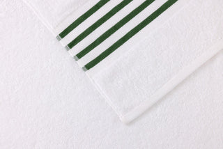 LCOURTLINE Vert Bath Towel by Lacoste