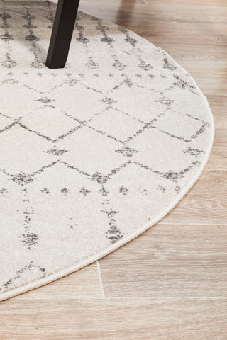 Chrome Elsa Round Rug (Silver) by Rug Culture