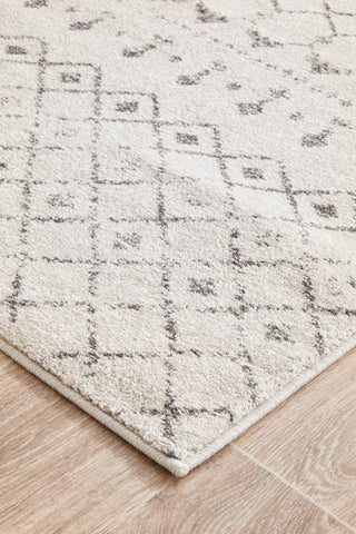 Chrome Elsa Runner Rug (Silver) by Rug Culture