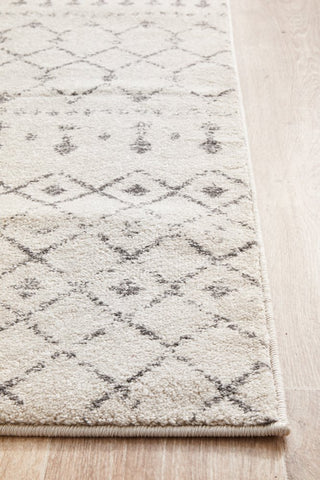 Chrome Elsa Runner Rug (Silver) by Rug Culture