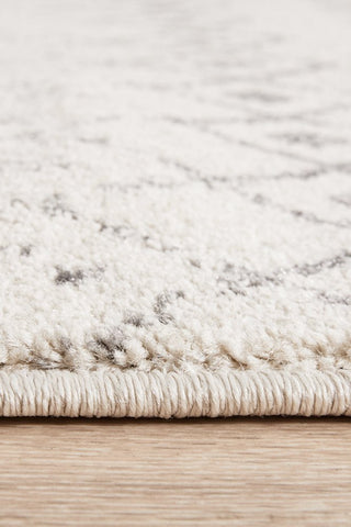 Chrome Elsa Runner Rug (Silver) by Rug Culture