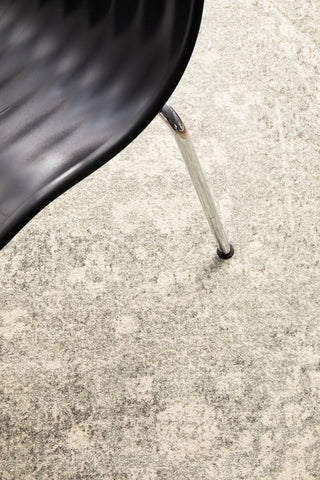 Evoke 252 Round Rug (Silver) by Rug Culture