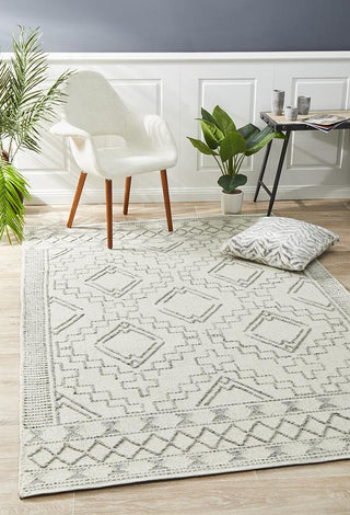 Hudson 802 Rug (Ivory) by Rug Culture
