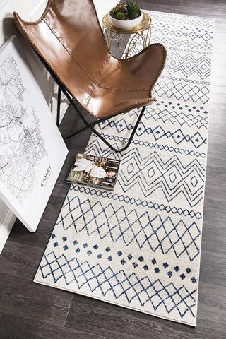 Oasis 453 Runner Rug (White Blue) by Rug Culture