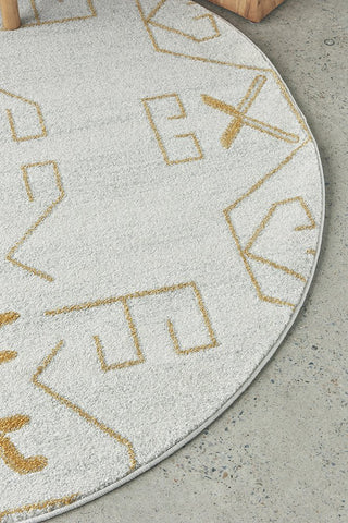 Paradise Cala Round Rug (Gold) by Rug Culture