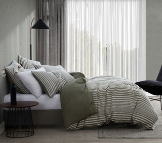 Ronson White Quilt Cover Set by Royal Doulton